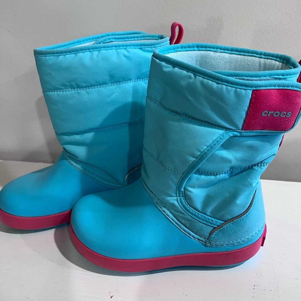 NWT CROCS Lodgepoint Snow Boot Blue